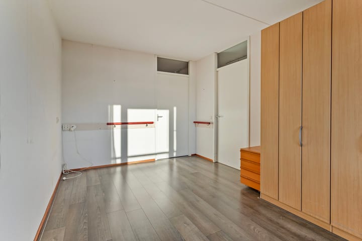 Foto 18 van Middeldijkerplein 49