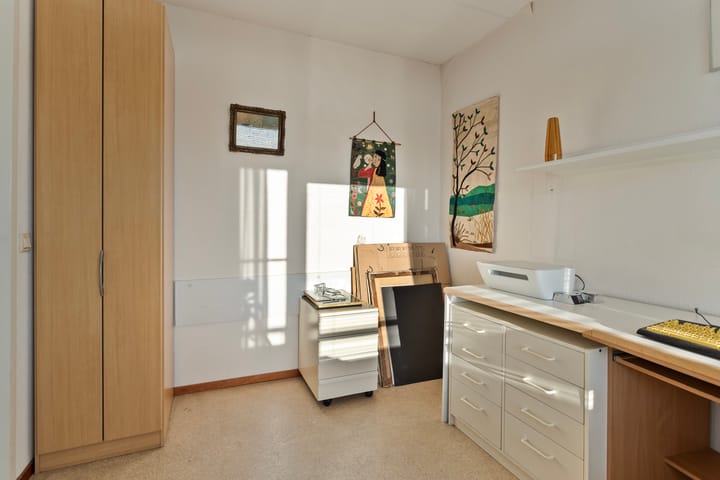 Foto 21 van Middeldijkerplein 49