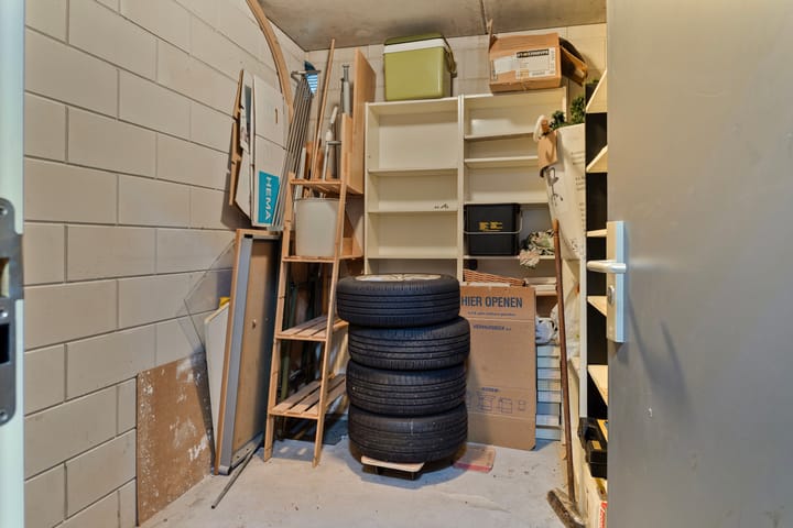 Foto 24 van Middeldijkerplein 49