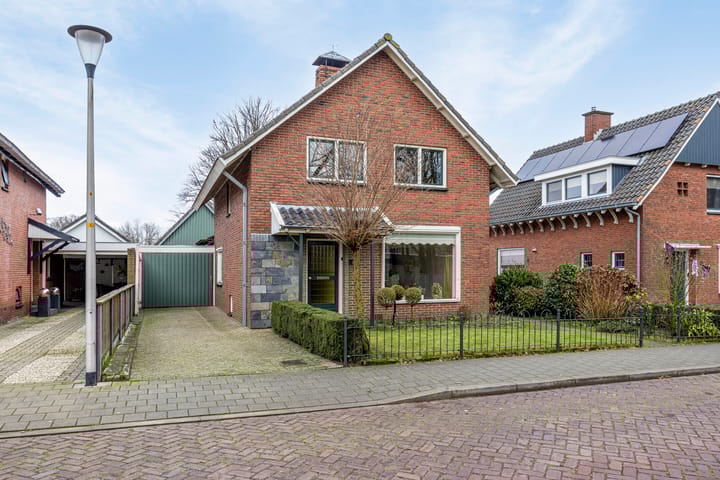 Photo 1 of van Reedestraat 8