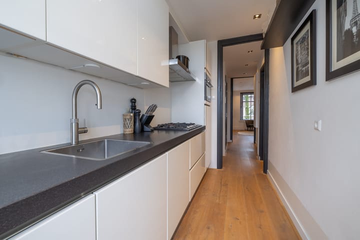 Photo 9 of Haarlemmermeerstraat 49-3