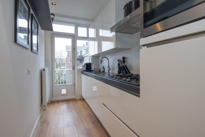 Photo 10 of Haarlemmermeerstraat 49-3