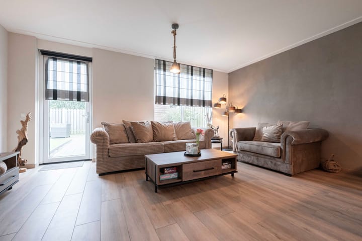 Foto 8 van A M de Jongstraat 44