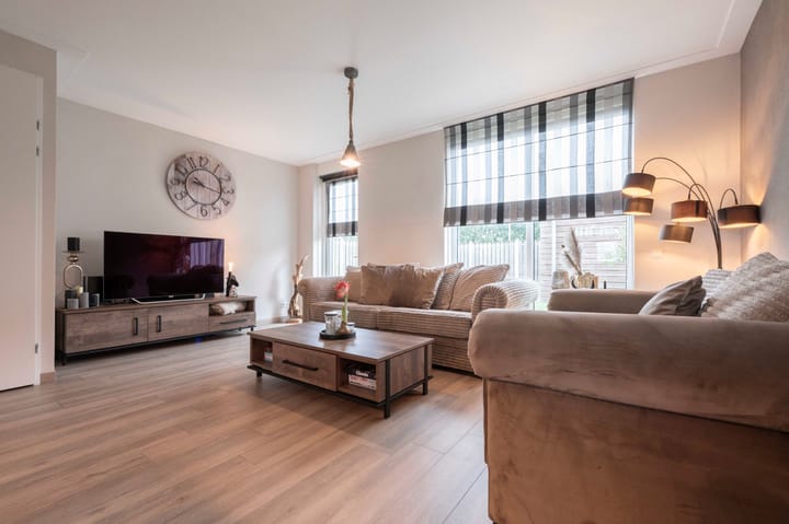 Foto 9 van A M de Jongstraat 44