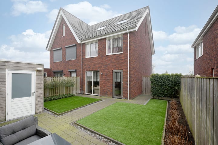 Foto 2 van A M de Jongstraat 44