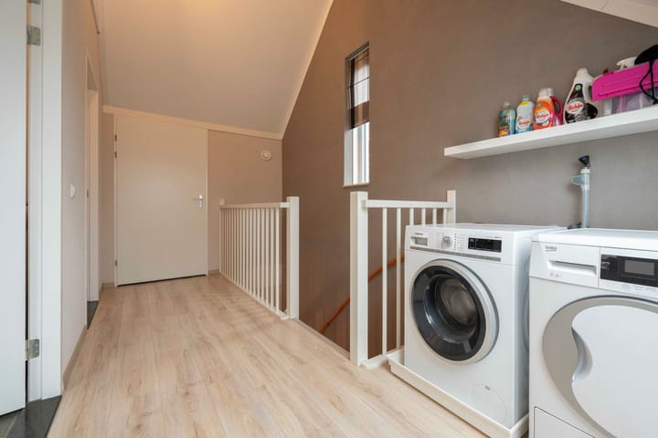 Foto 37 van A M de Jongstraat 44