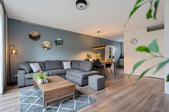 Photo 6 of Van Pruisenstraat 30