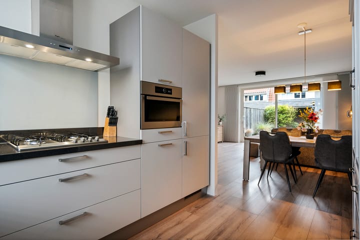 Photo 20 of Van Pruisenstraat 30