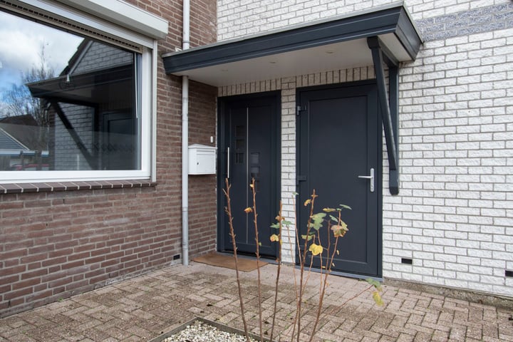 Bekijk foto 3 van Nieuwenhove 18