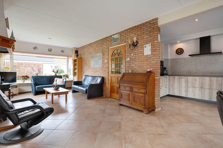 Photo 11 of Korhoenstraat 15