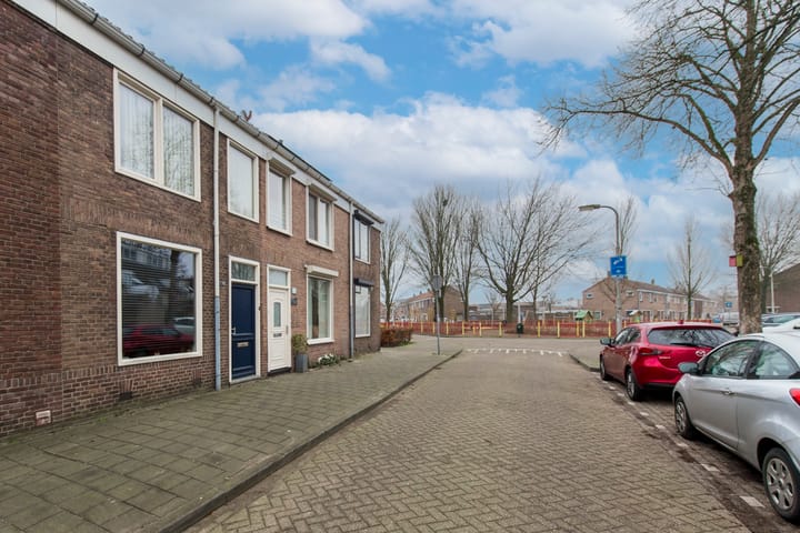 Foto 38 van Poirtersstraat 12