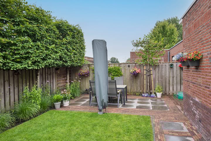 Foto 28 van Laan oud-Indiëgangers 30