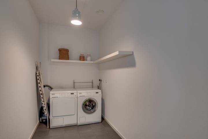 Photo 24 of Willem Sandbergstraat 23