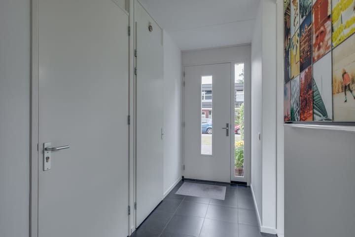 Photo 40 of Willem Sandbergstraat 23