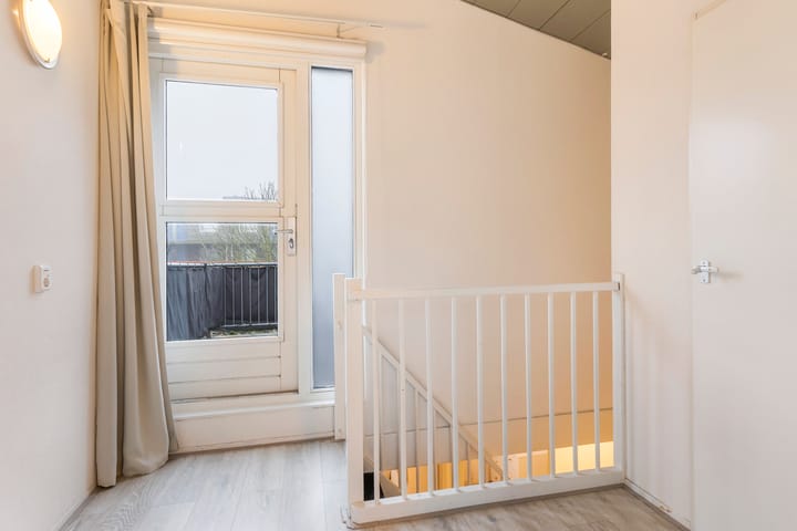 Foto 29 van Linie 233