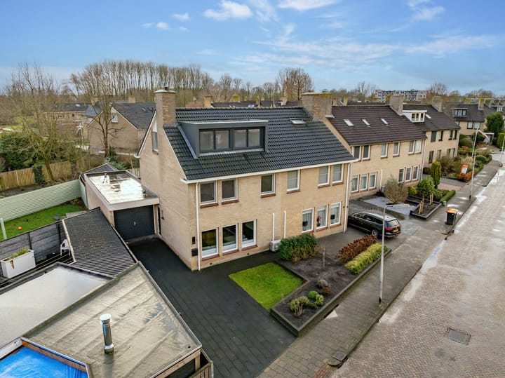 Foto 6 van Veenluydenstraat 46