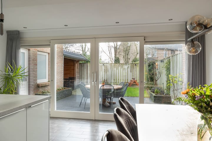 Foto 16 van Veenluydenstraat 46