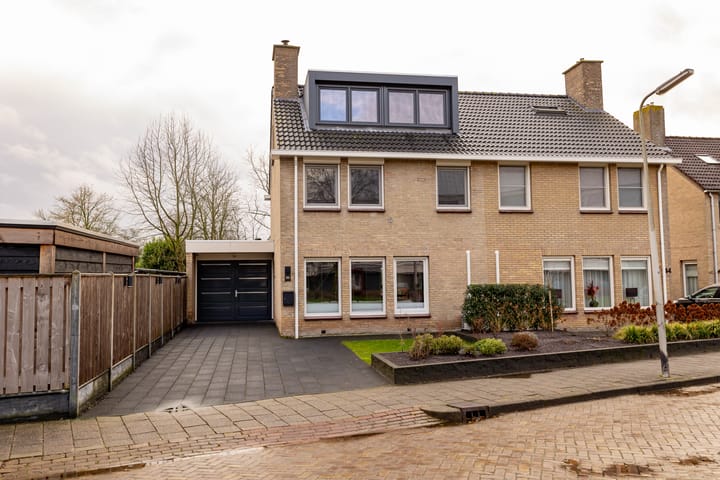 Foto 60 van Veenluydenstraat 46