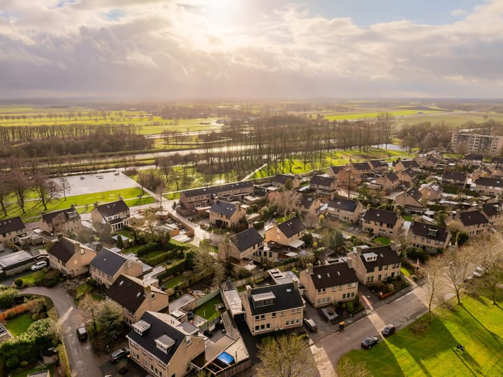 Foto 64 van Veenluydenstraat 46