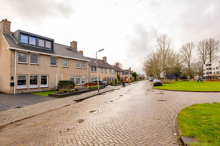 Foto 65 van Veenluydenstraat 46