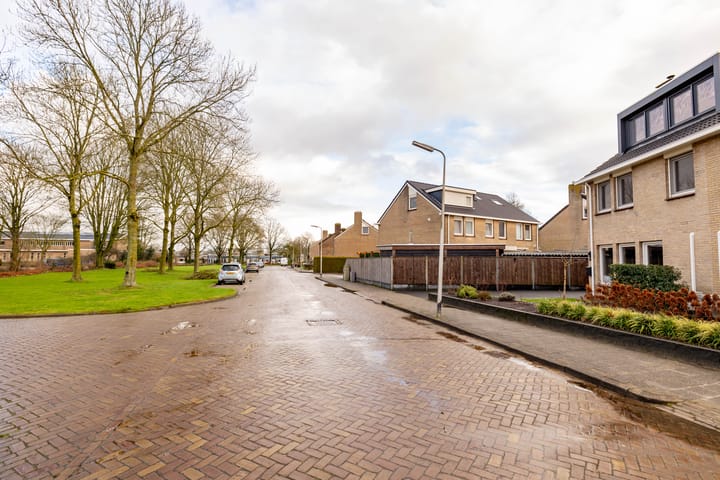 Foto 66 van Veenluydenstraat 46