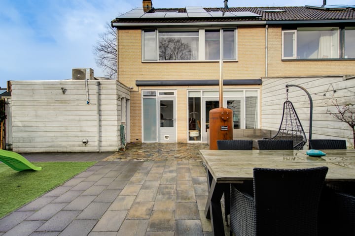 Foto 40 van van der Dussenstraat 2