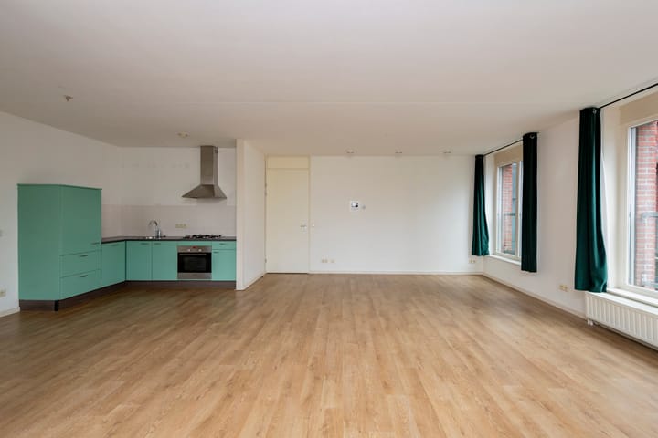 Foto 12 van Van Hogendorpstraat 1-05