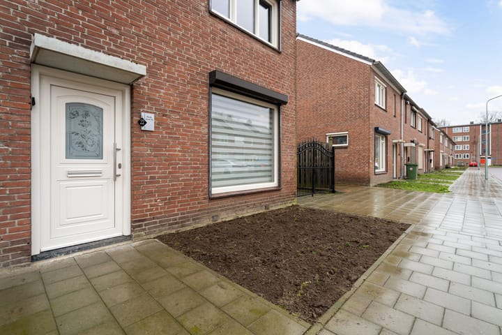 Foto 8 van Charlotte van Bourbonstraat 22