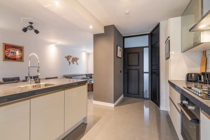 Foto 17 van Charlotte van Bourbonstraat 22