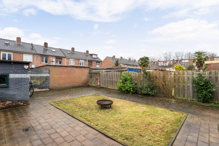 Foto 29 van Charlotte van Bourbonstraat 22