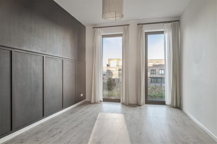 Foto 21 van Jesse Owensstraat 64