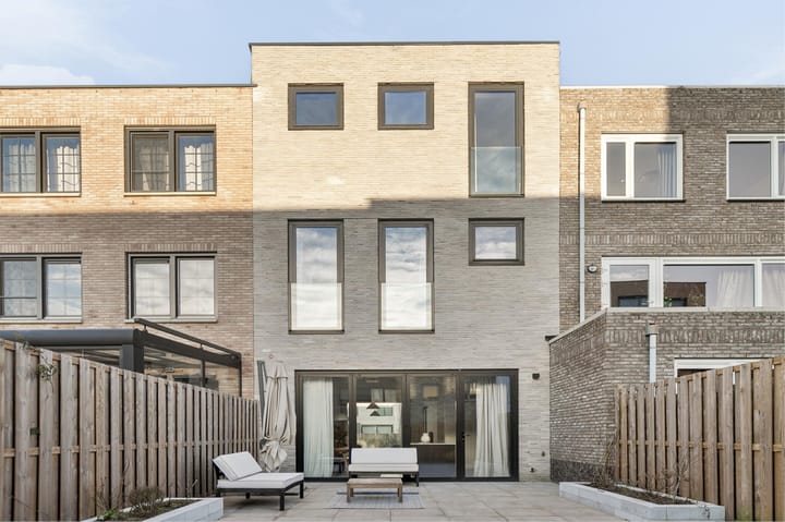 Foto 33 van Jesse Owensstraat 64