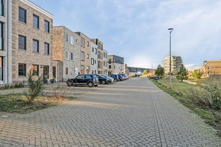 Foto 37 van Jesse Owensstraat 64