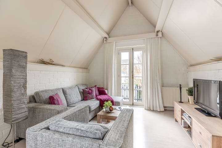 Photo 2 of Zuidspuistraat 4