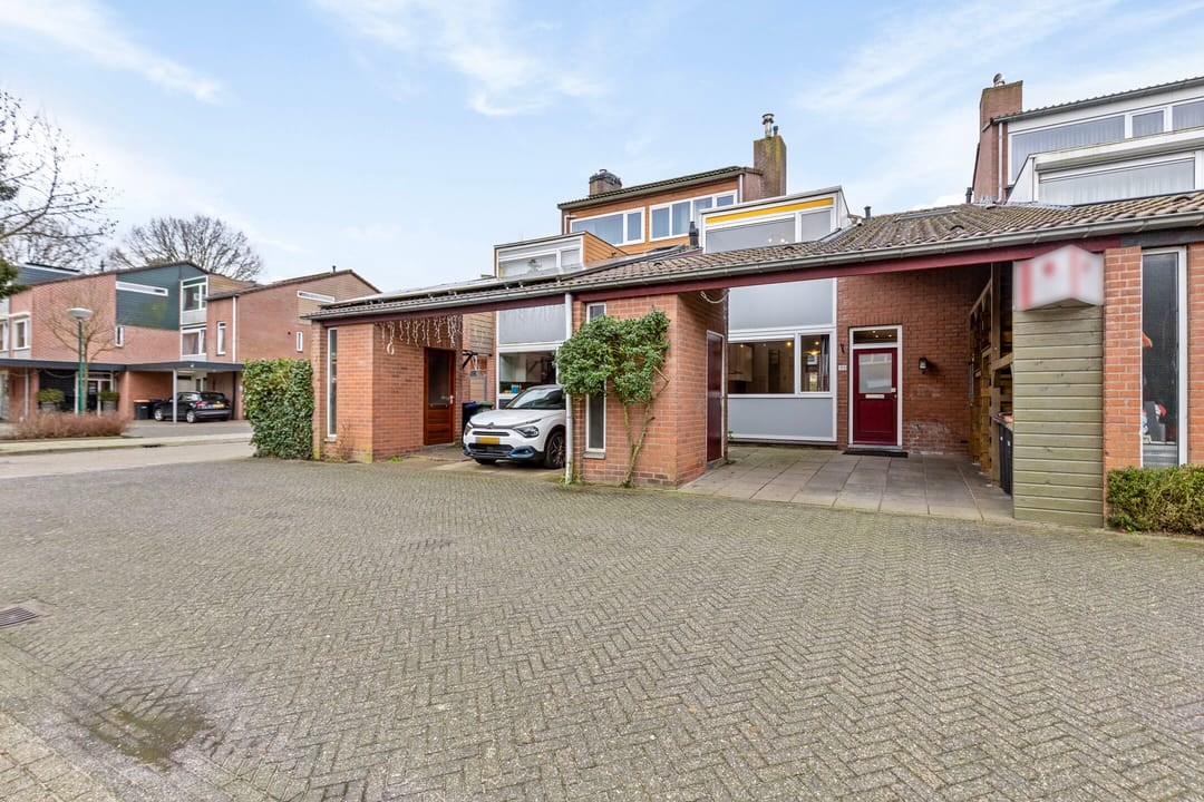 Photo 2 of Apollo 109