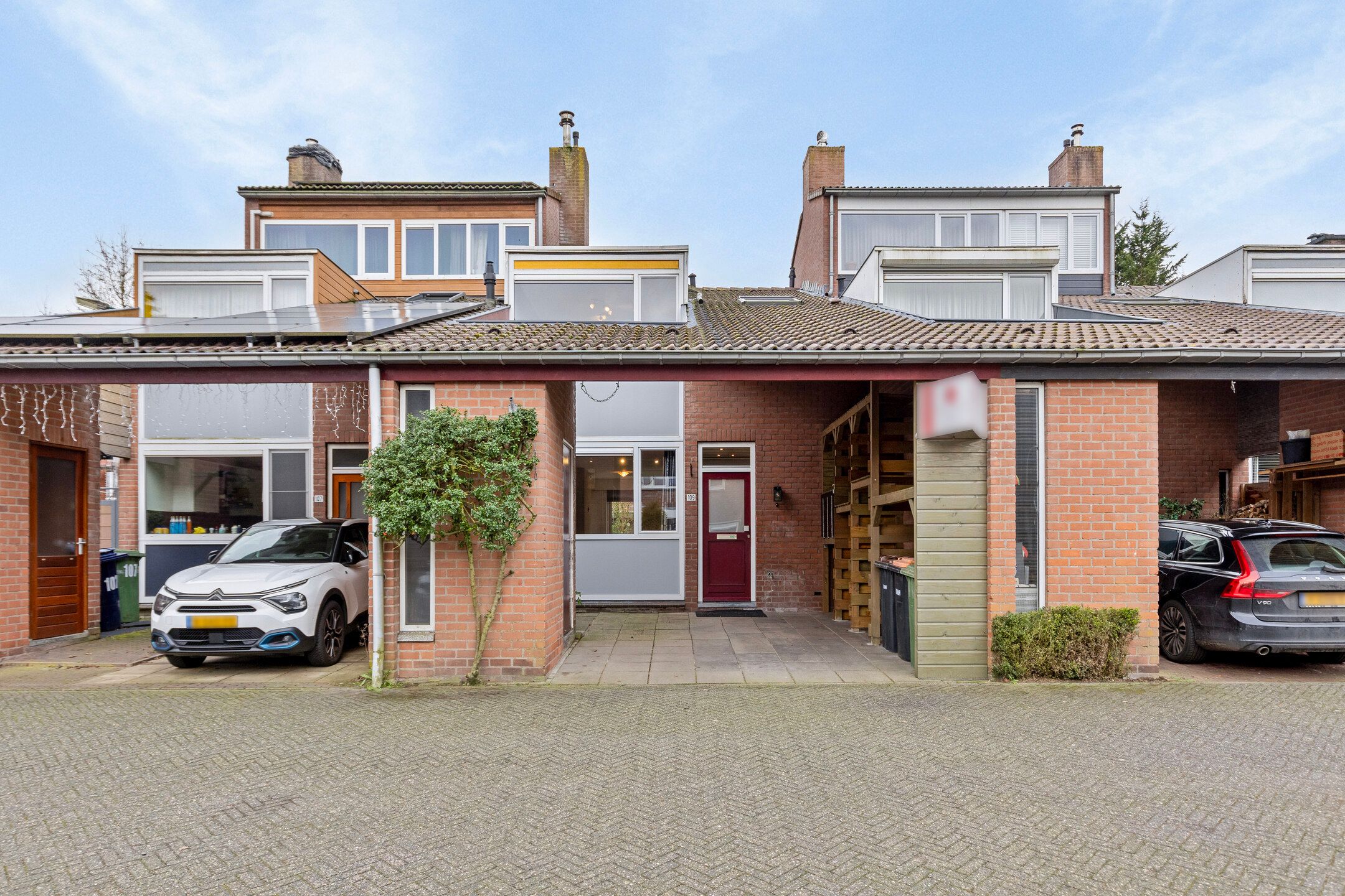 Photo 3 of Apollo 109