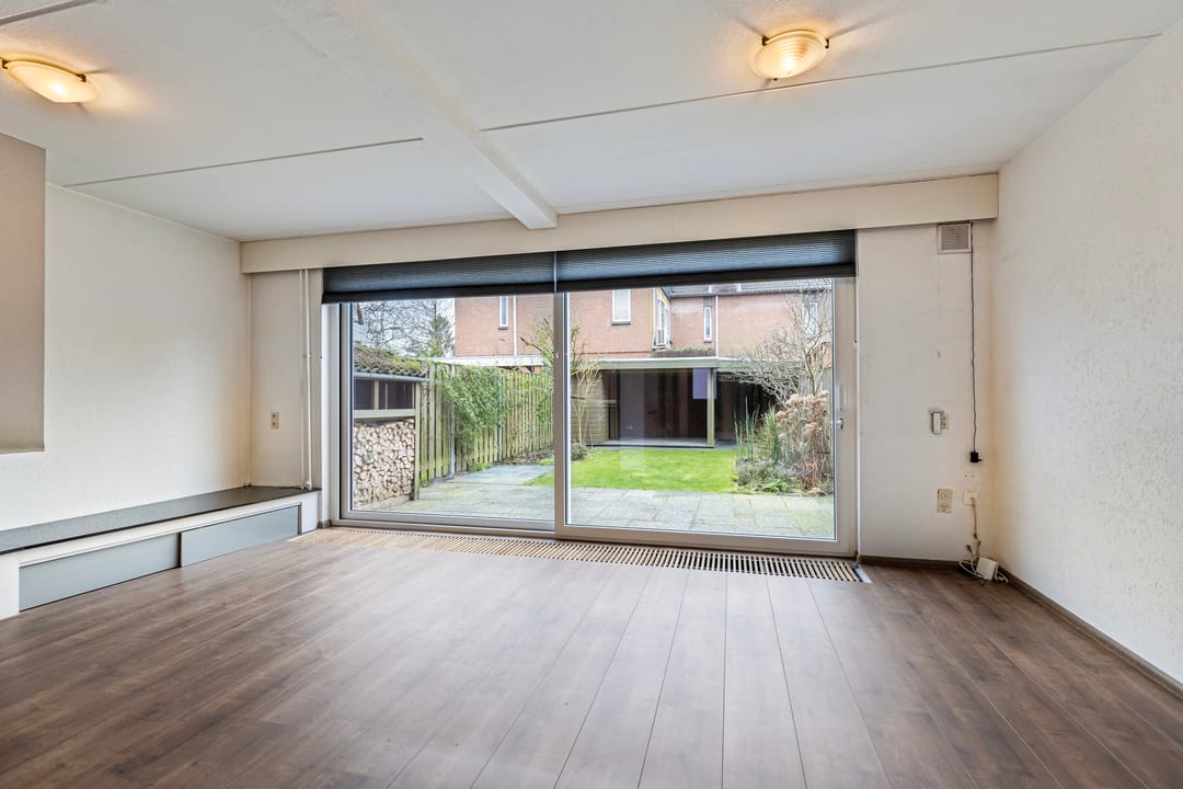 Photo 8 of Apollo 109