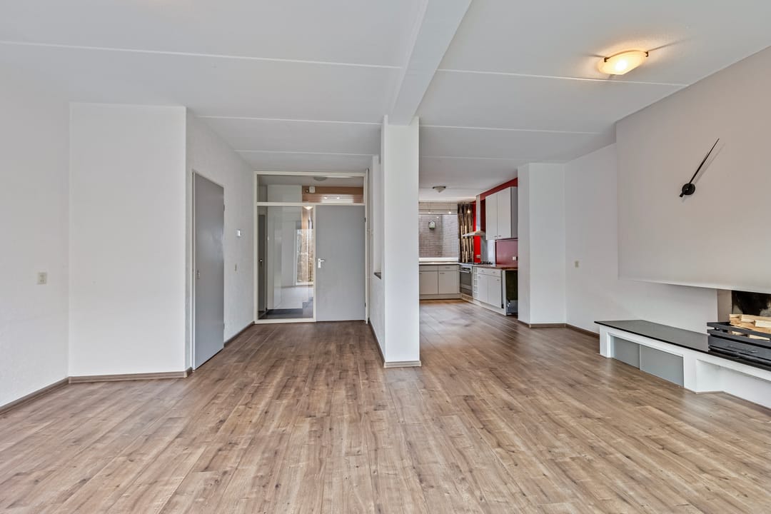 Photo 11 of Apollo 109