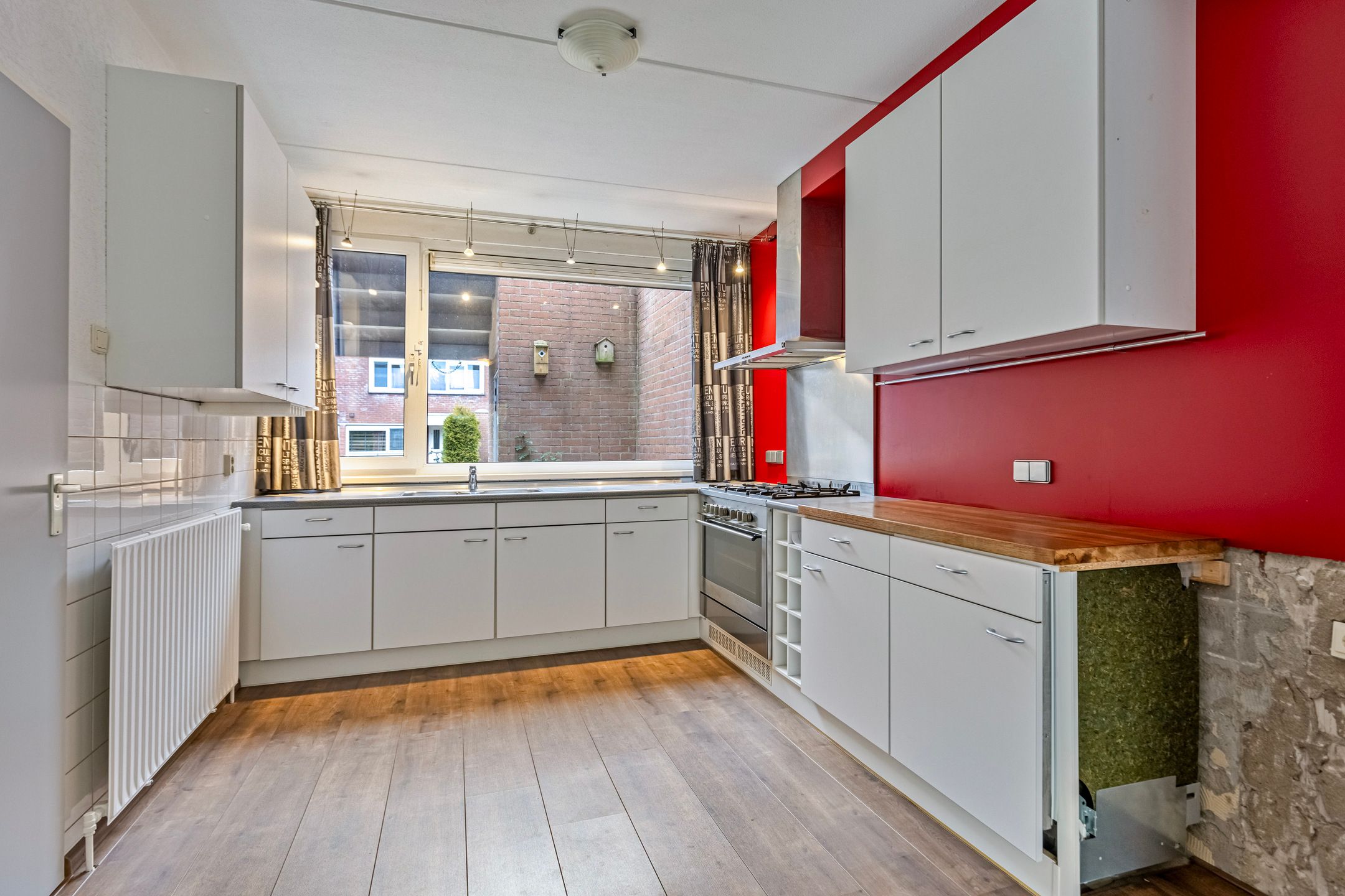 Photo 12 of Apollo 109