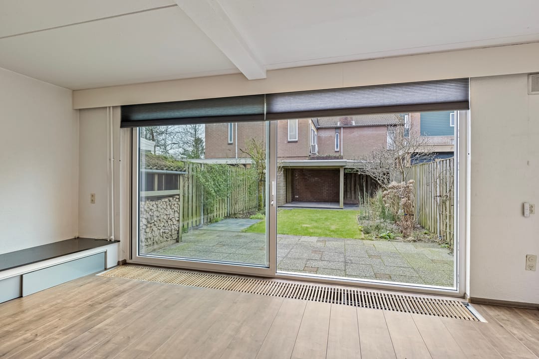 Photo 13 of Apollo 109