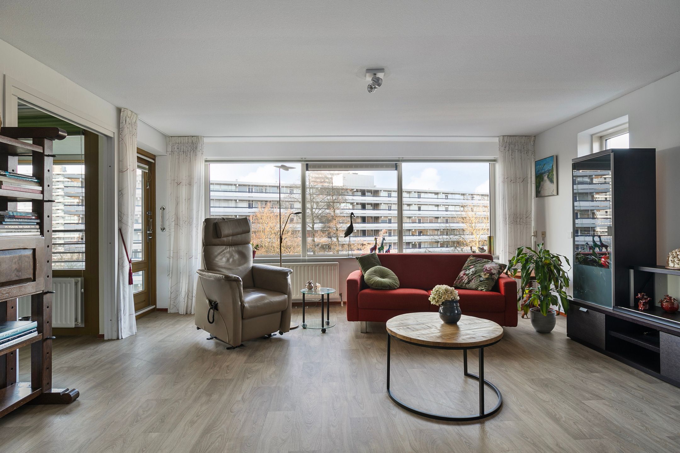 Foto 15 van Thomas Mannplaats 436