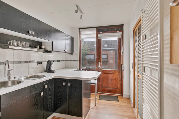 Photo 3 of Paulus Potterstraat 7