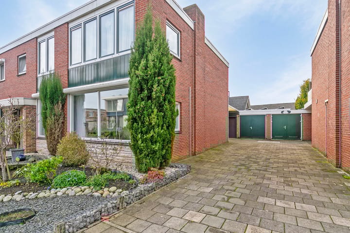 Photo 7 of Paulus Potterstraat 7