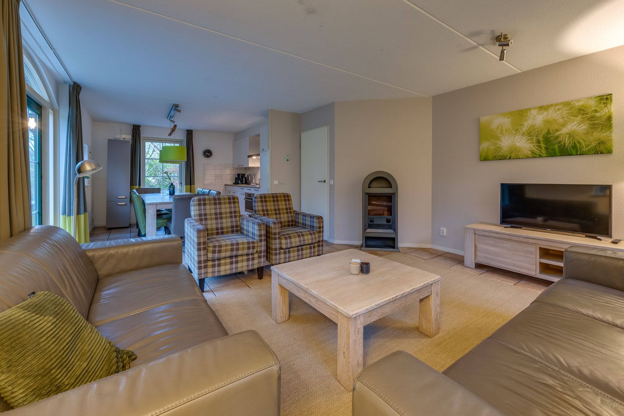 4-bedroom freehold villa in Ees — photo 3 of 5