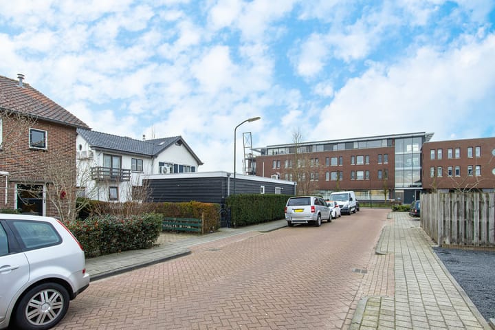 Foto 10 van Tuinstraat 15