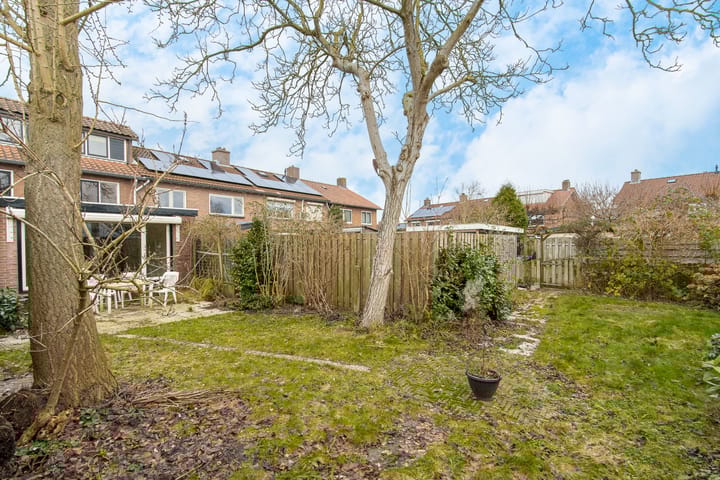 Foto 50 van Tuinstraat 15