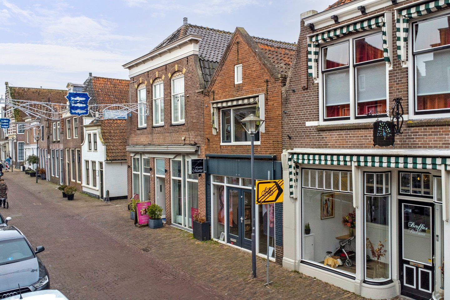 View photo 2 of Westerstraat 142