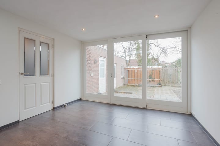 Foto 17 van De Cuyperstraat 4