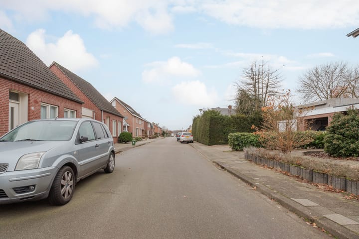 Foto 42 van De Cuyperstraat 4