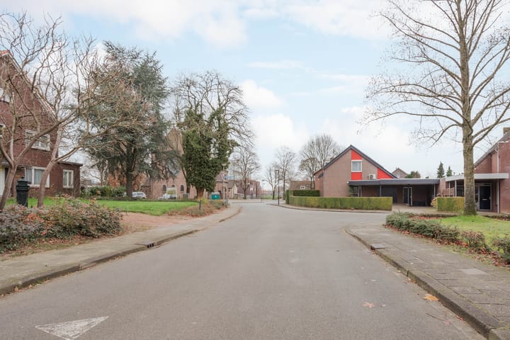 Foto 43 van De Cuyperstraat 4